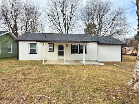 Tiny photo for 116 Oak Drive, Metropolis, IL 62960 (MLS # 12551853)