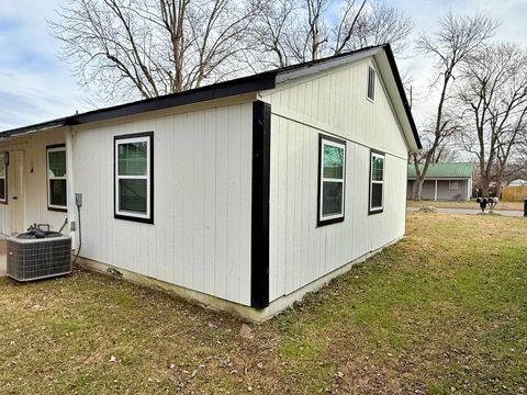 Tiny photo for 116 Oak Drive, Metropolis, IL 62960 (MLS # 12551853)