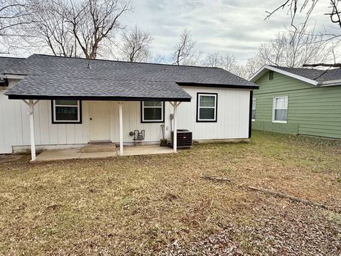 Tiny photo for 116 Oak Drive, Metropolis, IL 62960 (MLS # 12551853)