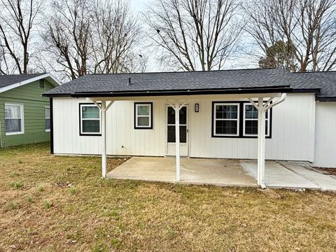 Tiny photo for 116 Oak Drive, Metropolis, IL 62960 (MLS # 12551853)