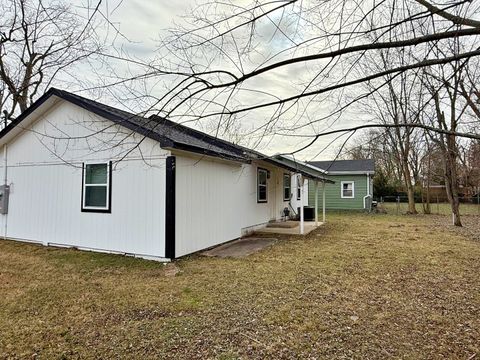 Tiny photo for 116 Oak Drive, Metropolis, IL 62960 (MLS # 12551853)