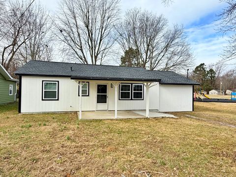 Tiny photo for 116 Oak Drive, Metropolis, IL 62960 (MLS # 12551853)