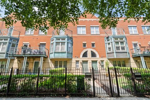 4518 S Woodlawn Avenue Chicago IL 60615