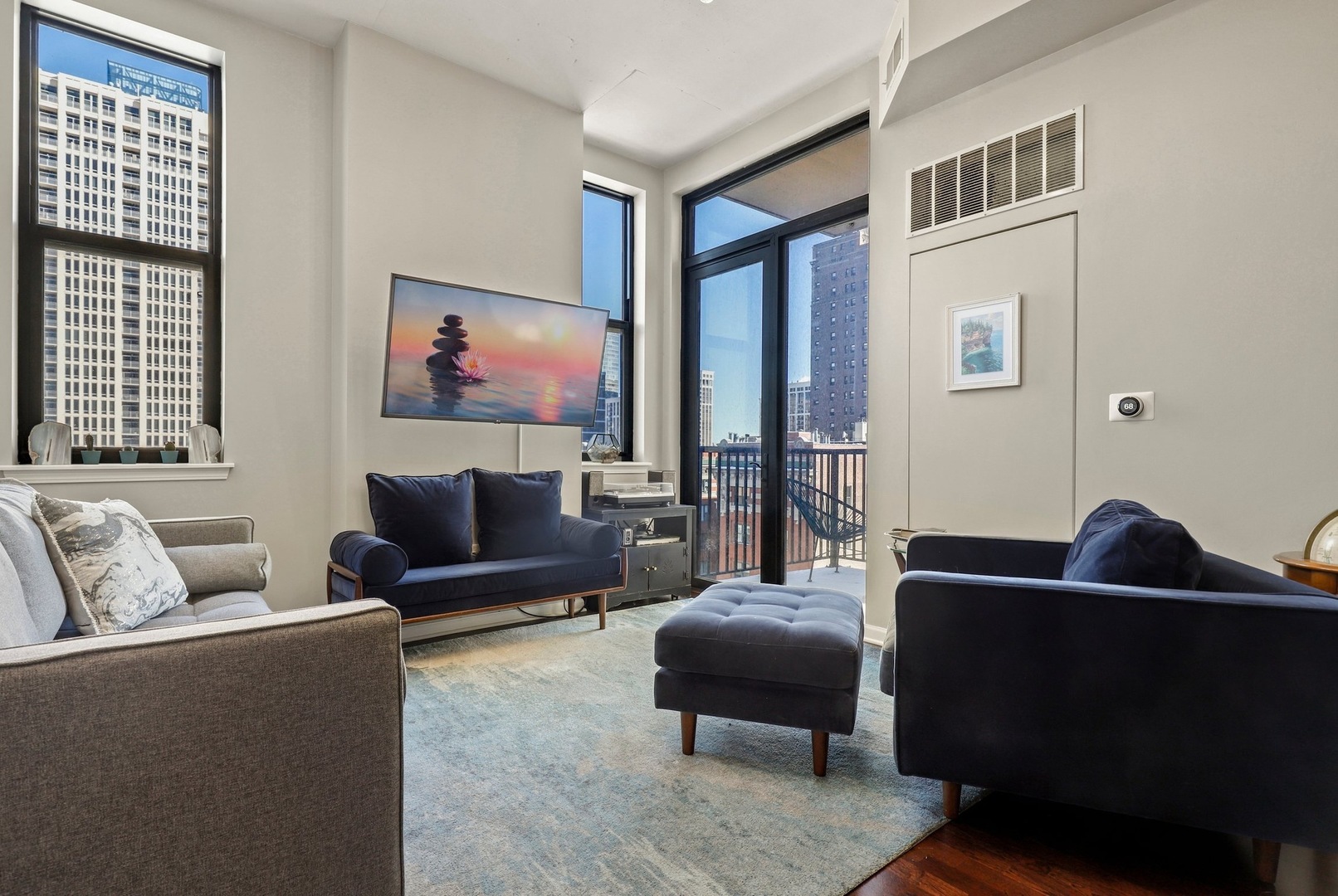 1464 S Michigan Avenue 810