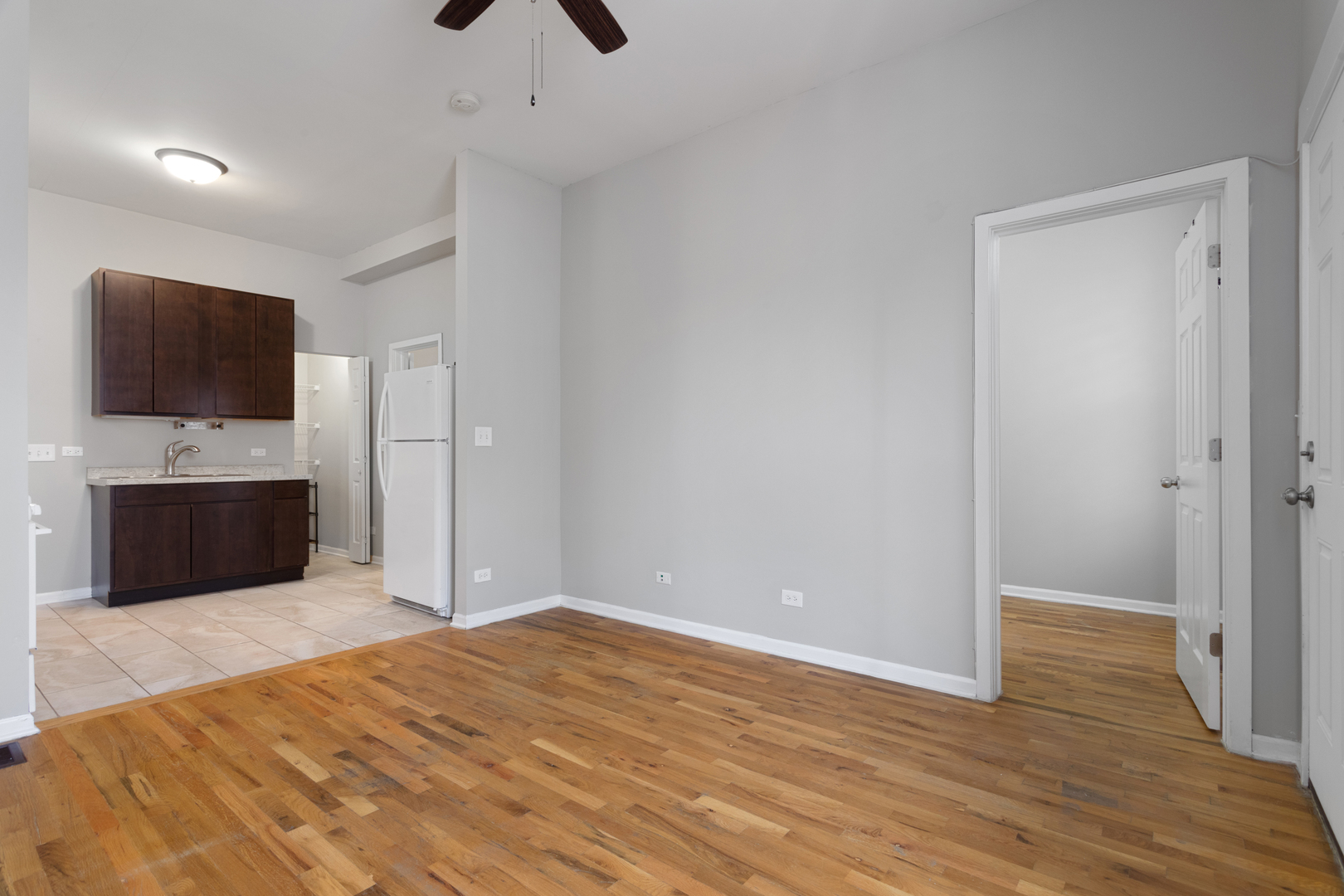 1532 W 18th Place 1R