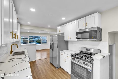 Tiny photo for 4938 W Randolph Street, Hillside, IL 60162 (MLS # 12537996)