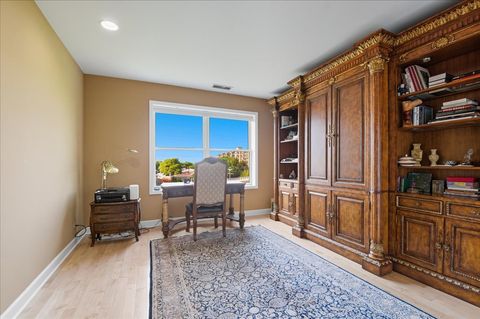 Tiny photo for 4545 W Touhy Avenue #420W, Lincolnwood, IL 60712 (MLS # 12465441)