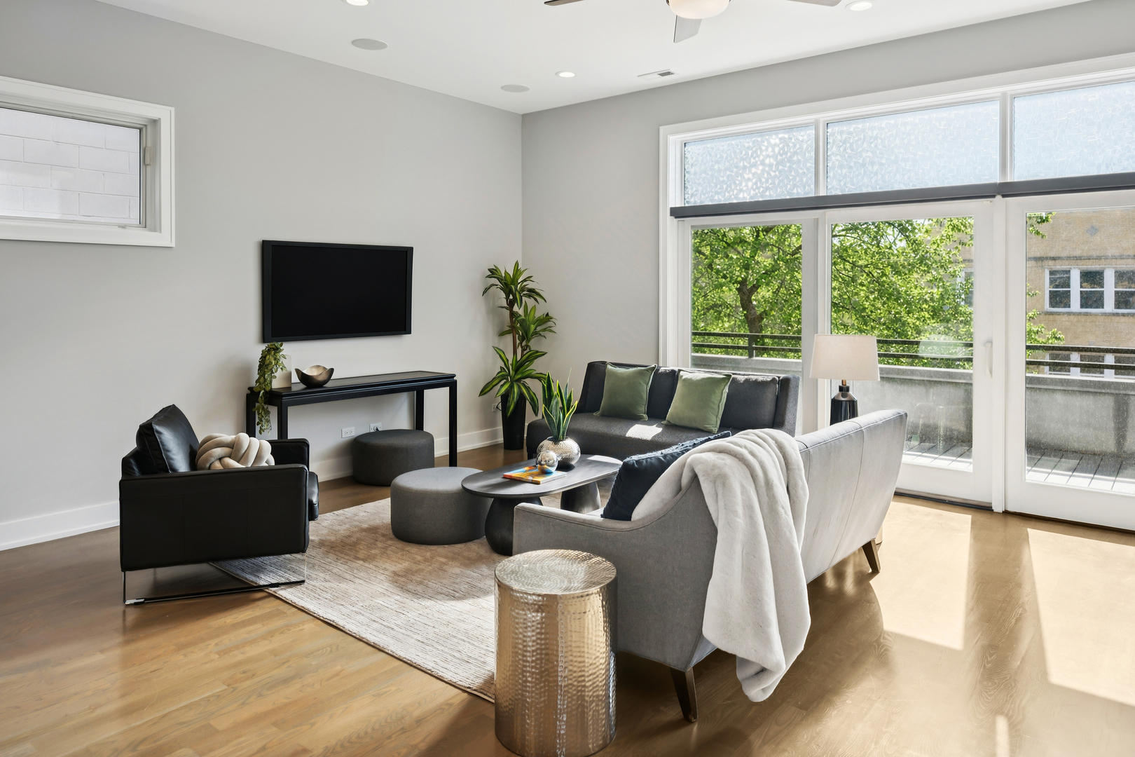 2916 W Shakespeare Avenue 3