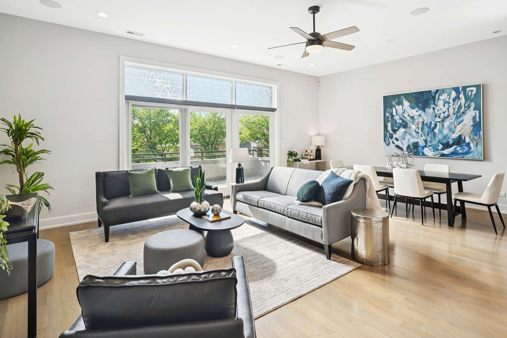 2916 W Shakespeare Avenue 3