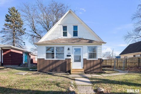 Photo of 1425 24 1/2 Street, Rock Island, IL 61201 (MLS # QC4269753)