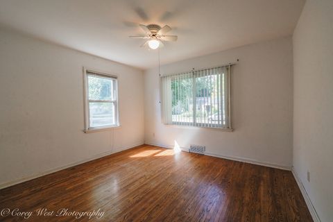 Tiny photo for 916 Albert Avenue, Sycamore, IL 60178 (MLS # 12476514)