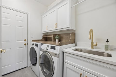 Tiny photo for 444 Parkview Court, Clarendon Hills, IL 60514 (MLS # 12757519)
