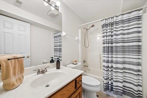 Tiny photo for 444 Parkview Court, Clarendon Hills, IL 60514 (MLS # 12757519)