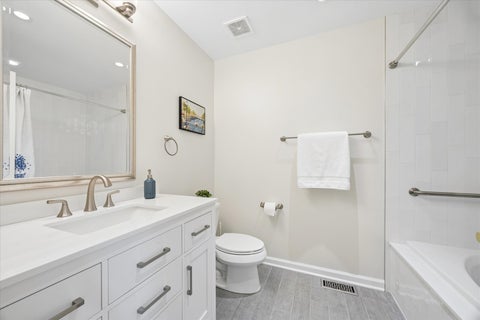 Tiny photo for 444 Parkview Court, Clarendon Hills, IL 60514 (MLS # 12757519)