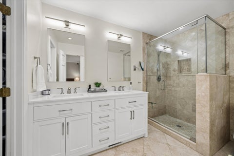 Tiny photo for 444 Parkview Court, Clarendon Hills, IL 60514 (MLS # 12757519)