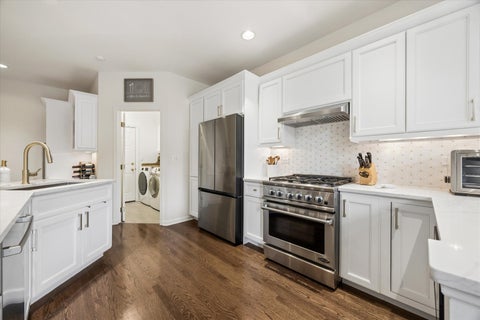 Tiny photo for 444 Parkview Court, Clarendon Hills, IL 60514 (MLS # 12757519)