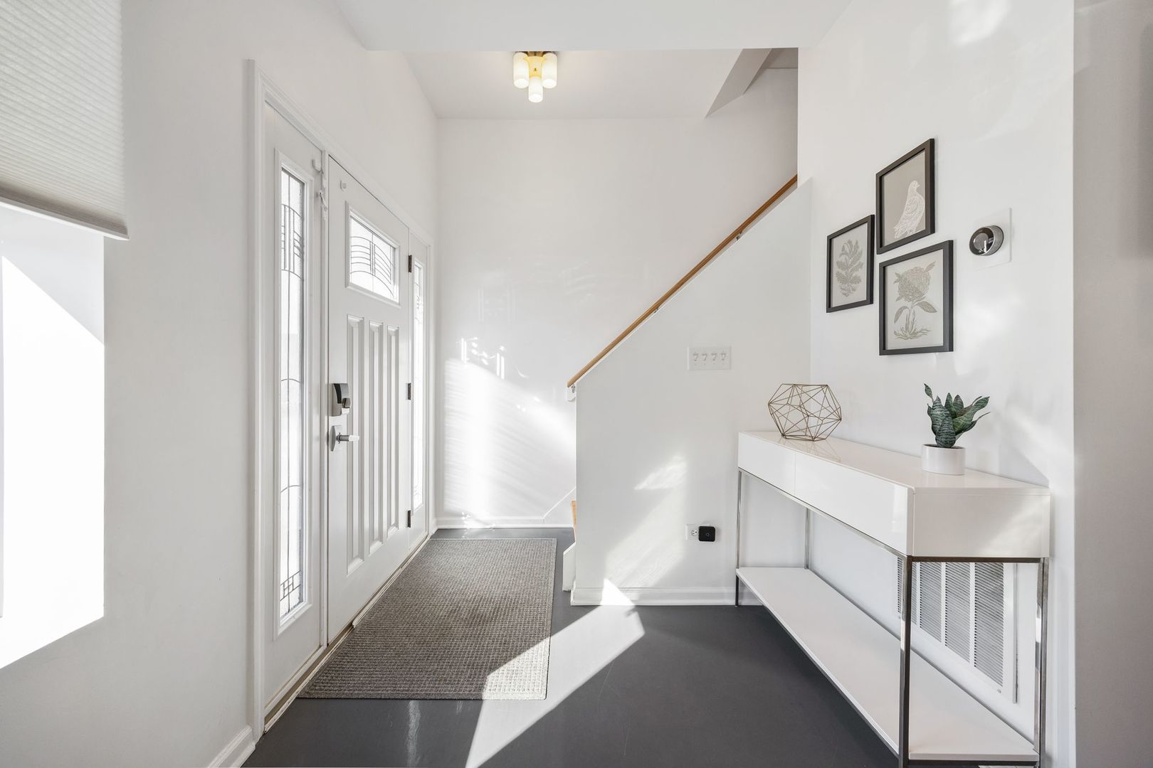956 W 18th Place
