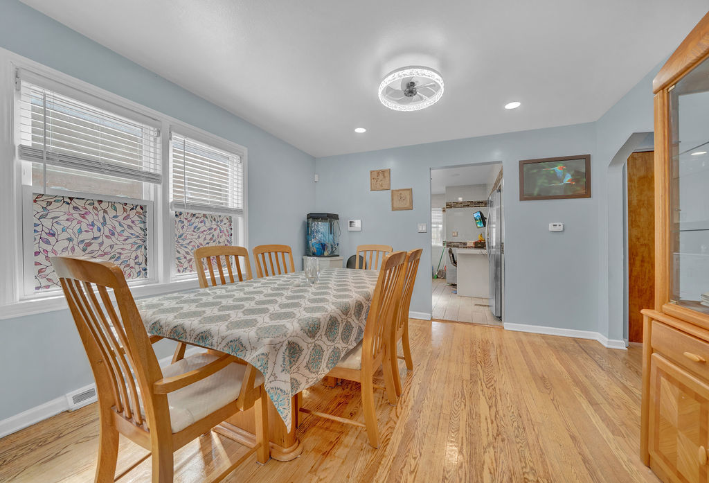 3615 W 70th Place