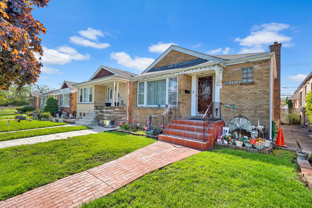 3615 W 70th Place
