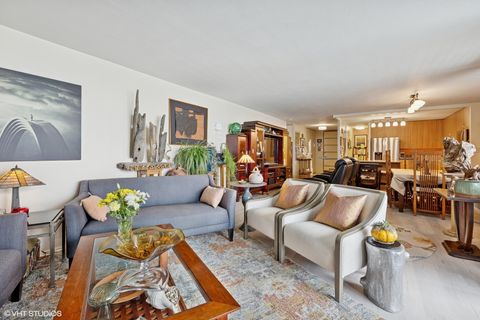 Tiny photo for 6145 N SHERIDAN Road #28D, Chicago, IL 60660 (MLS # 12625576)