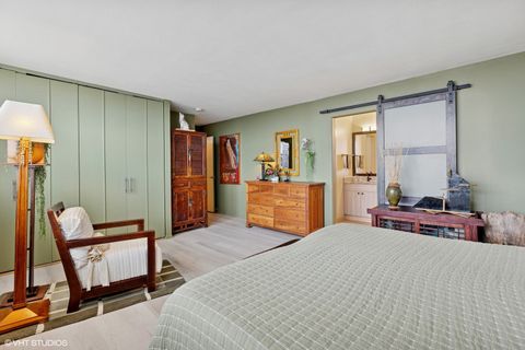 Tiny photo for 6145 N SHERIDAN Road #28D, Chicago, IL 60660 (MLS # 12625576)