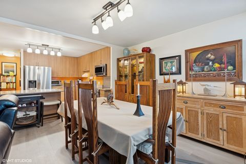 Tiny photo for 6145 N SHERIDAN Road #28D, Chicago, IL 60660 (MLS # 12625576)