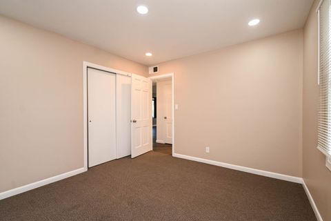 Tiny photo for 127 S Hawthorne Boulevard, Mundelein, IL 60060 (MLS # 12636731)
