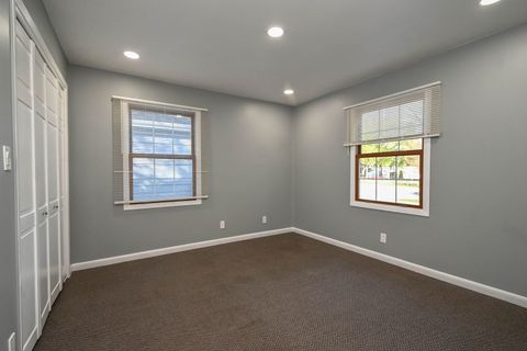 Tiny photo for 127 S Hawthorne Boulevard, Mundelein, IL 60060 (MLS # 12636731)