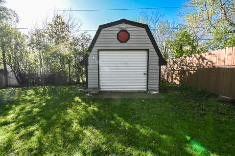 Tiny photo for 127 S Hawthorne Boulevard, Mundelein, IL 60060 (MLS # 12636731)