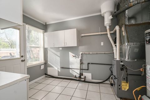 Tiny photo for 127 S Hawthorne Boulevard, Mundelein, IL 60060 (MLS # 12636731)