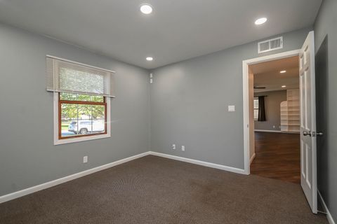 Tiny photo for 127 S Hawthorne Boulevard, Mundelein, IL 60060 (MLS # 12636731)