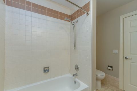 Tiny photo for 25 Superior Court #L2, Schaumburg, IL 60193 (MLS # 12559477)