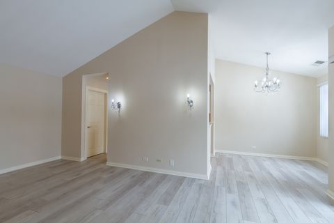 Tiny photo for 25 Superior Court #L2, Schaumburg, IL 60193 (MLS # 12559477)