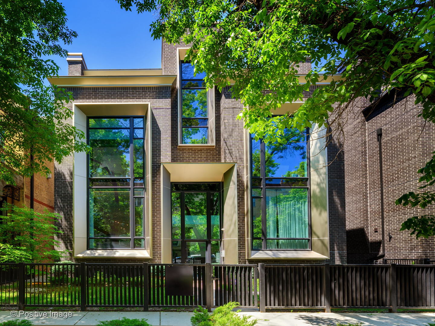 Photo 1 of 25 — 2752 N MAGNOLIA Avenue 1N, Chicago, IL 60614