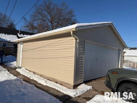 Tiny photo for 2113 N MARQUETTE Street, Davenport, IA 52804 (MLS # QC4269888)