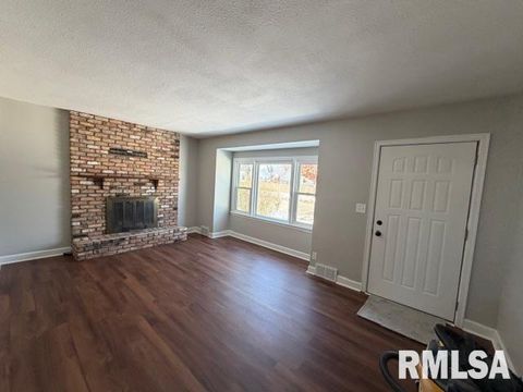 Tiny photo for 2113 N MARQUETTE Street, Davenport, IA 52804 (MLS # QC4269888)