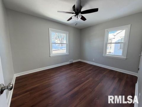Tiny photo for 2113 N MARQUETTE Street, Davenport, IA 52804 (MLS # QC4269888)