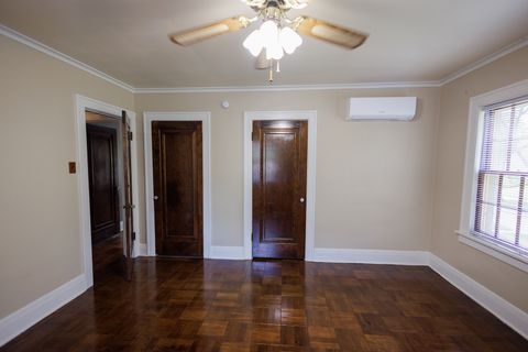 Tiny photo for 1068 S Wildwood Avenue, Kankakee, IL 60901 (MLS # 12401302)