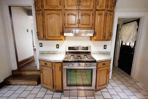 Tiny photo for 1068 S Wildwood Avenue, Kankakee, IL 60901 (MLS # 12401302)