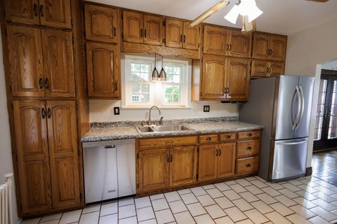 Tiny photo for 1068 S Wildwood Avenue, Kankakee, IL 60901 (MLS # 12401302)