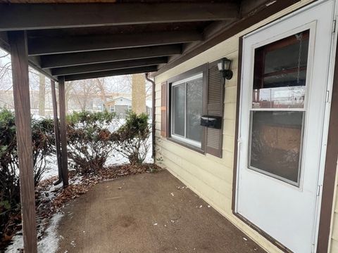 Tiny photo for 206 Crestwood Avenue, Tilton, IL 61833 (MLS # 12529094)