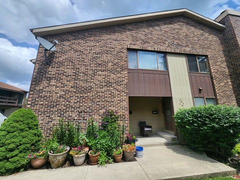 Tiny photo for 1 Stony Creek Drive #1B, Palos Hills, IL 60465 (MLS # 12720220)