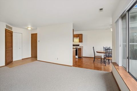 Tiny photo for 303 Newport Lane #D2, Bartlett, IL 60103 (MLS # 12576797)
