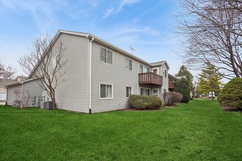 Tiny photo for 303 Newport Lane #D2, Bartlett, IL 60103 (MLS # 12576797)