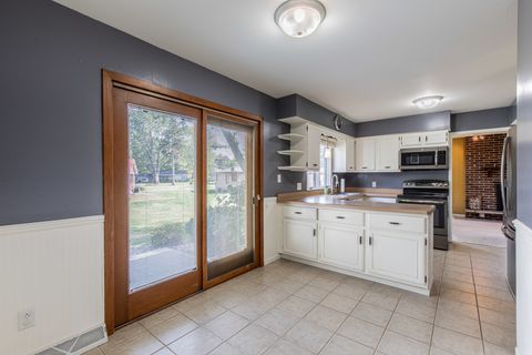 Tiny photo for 704 Carolyn Street, Mendota, IL 61342 (MLS # 12495126)