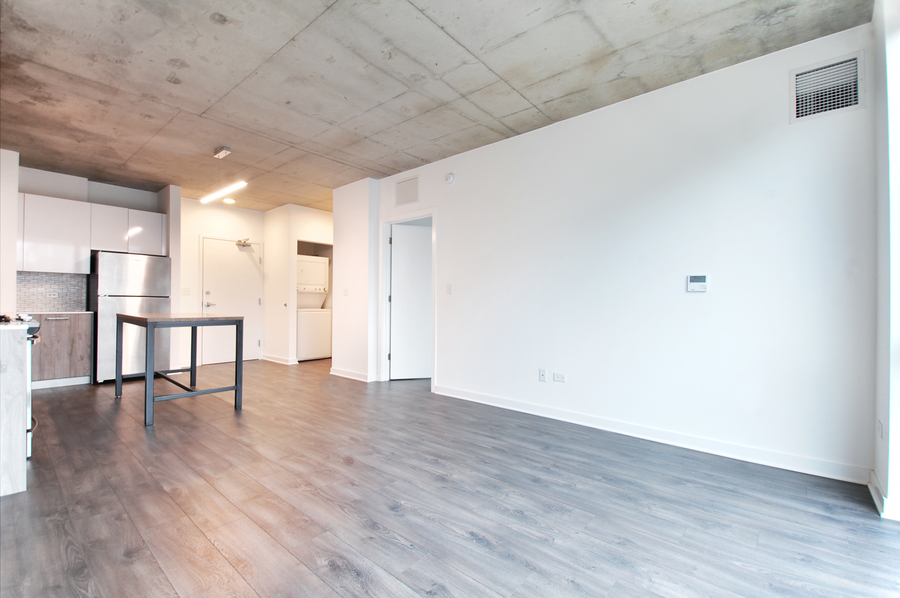 1714 W Roscoe Street 402