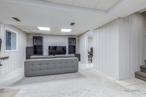 Tiny photo for 21 N Ridge Road, Lake Forest, IL 60045 (MLS # 12583736)