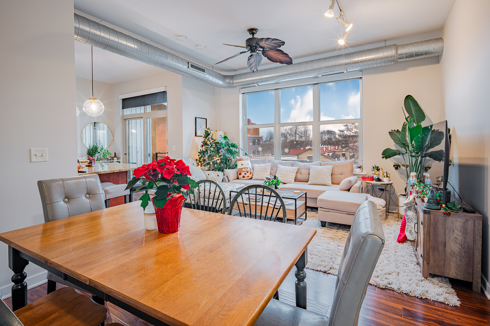 1228 W Monroe Street 504