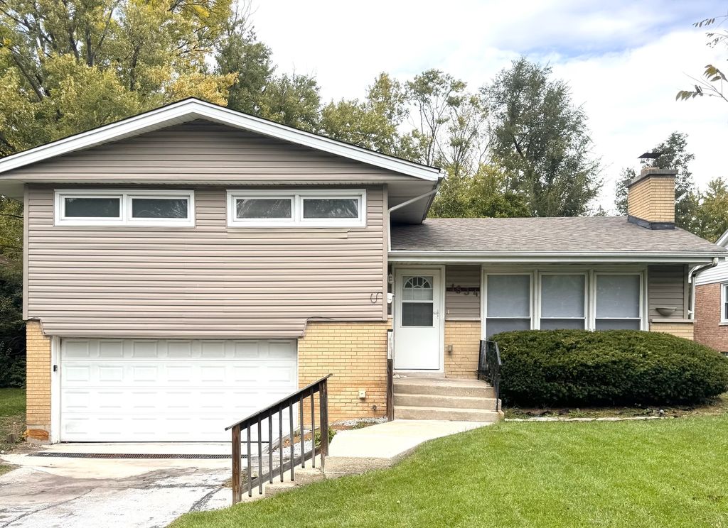 Photo for 1834 TERRACE Road, Homewood, IL 60430 (MLS # 12506089)