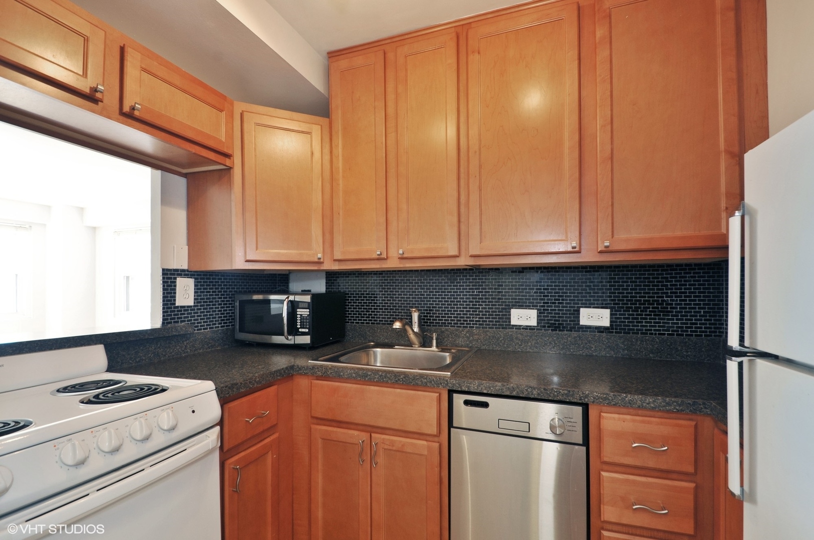 2909 N Sheridan Road 703